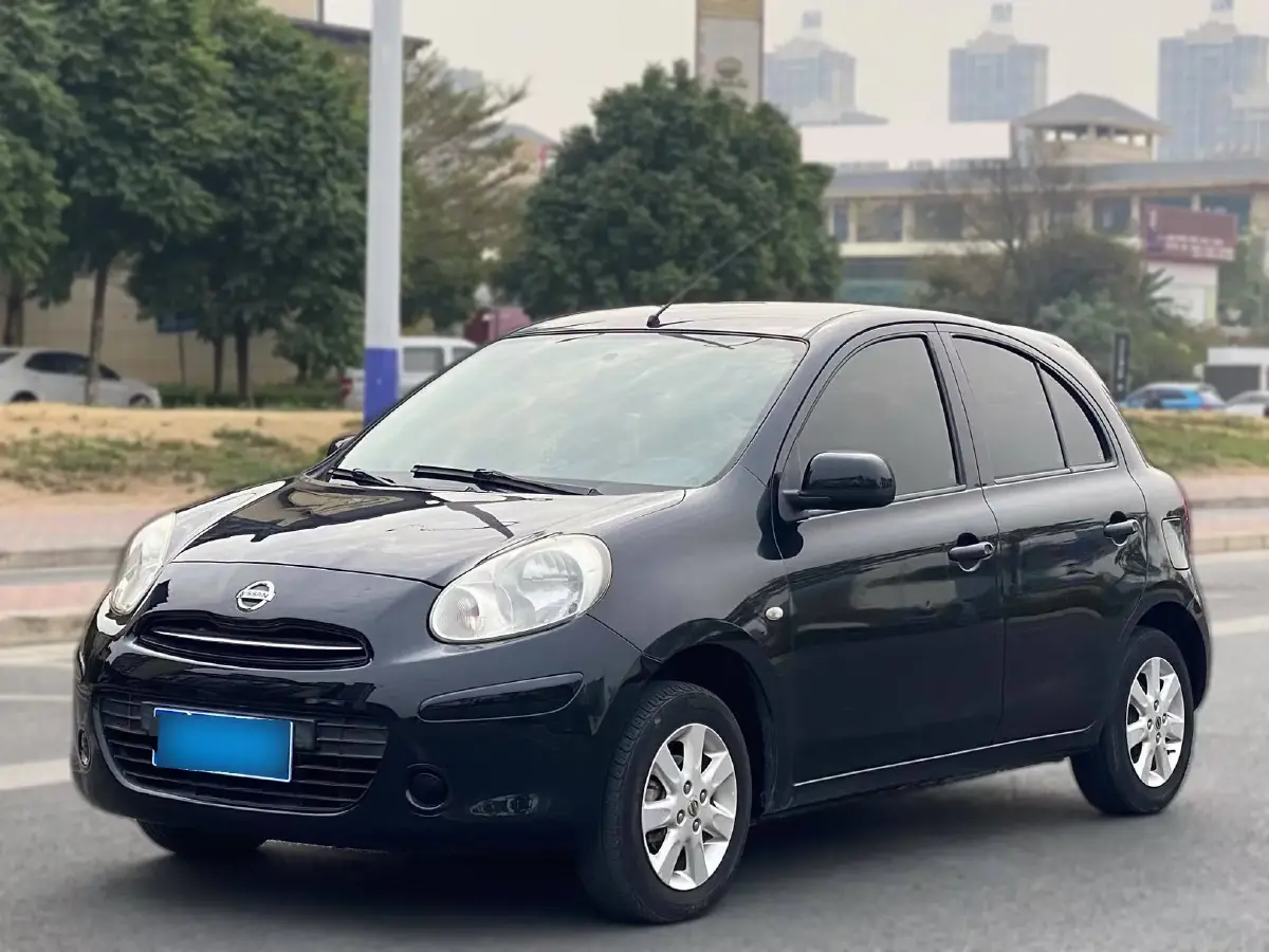 2015 Nissan March 1.5L 107HP L4 4AT