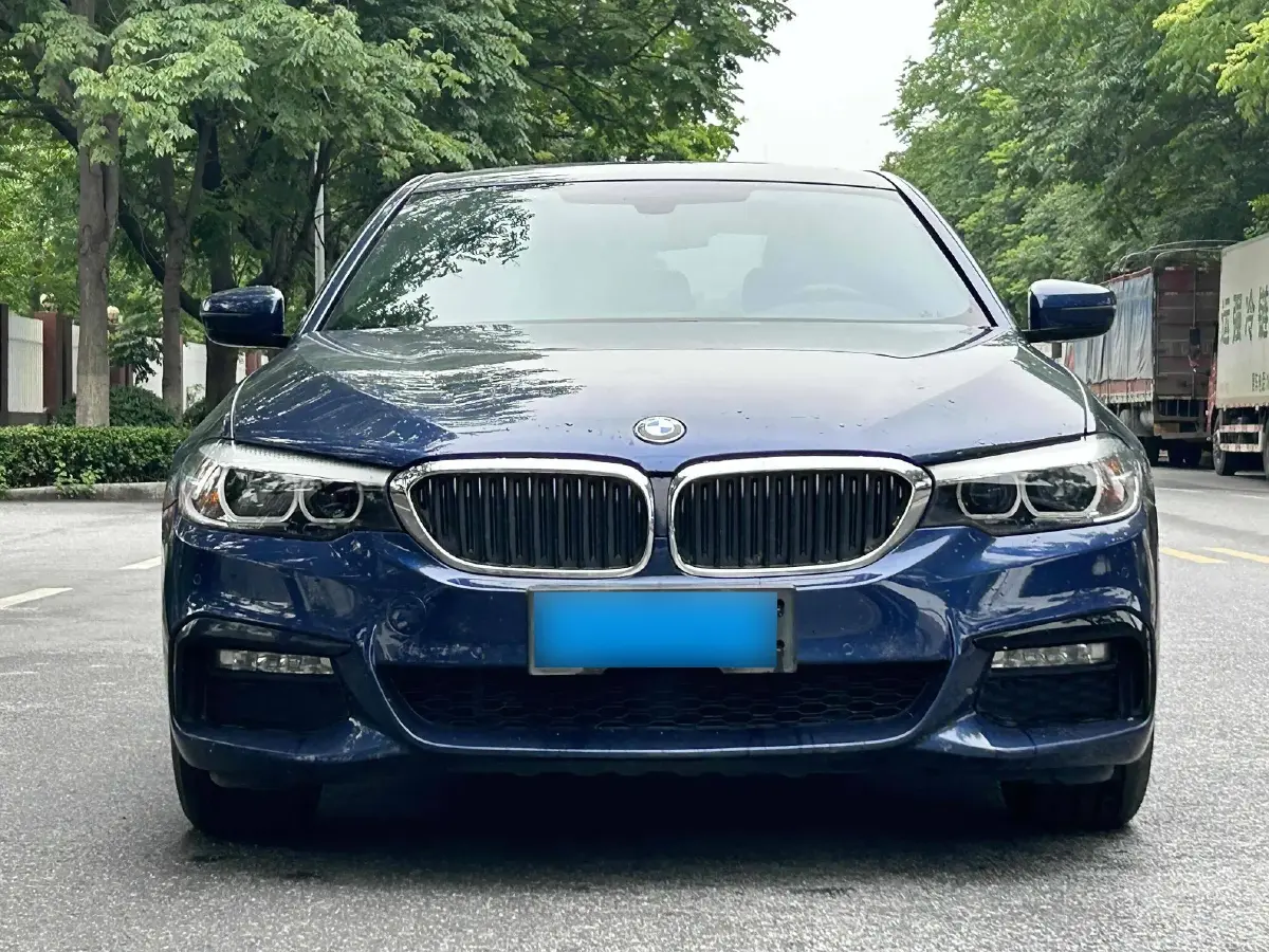 2018 BMW 5 Series 2.0T 184HP L4 8AT