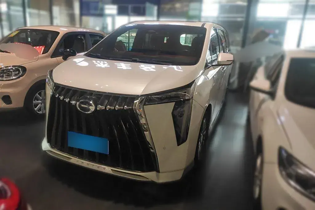 2023 GAC Trumpchi M8 2.0T 190HP L4 E-CVT Hybrid