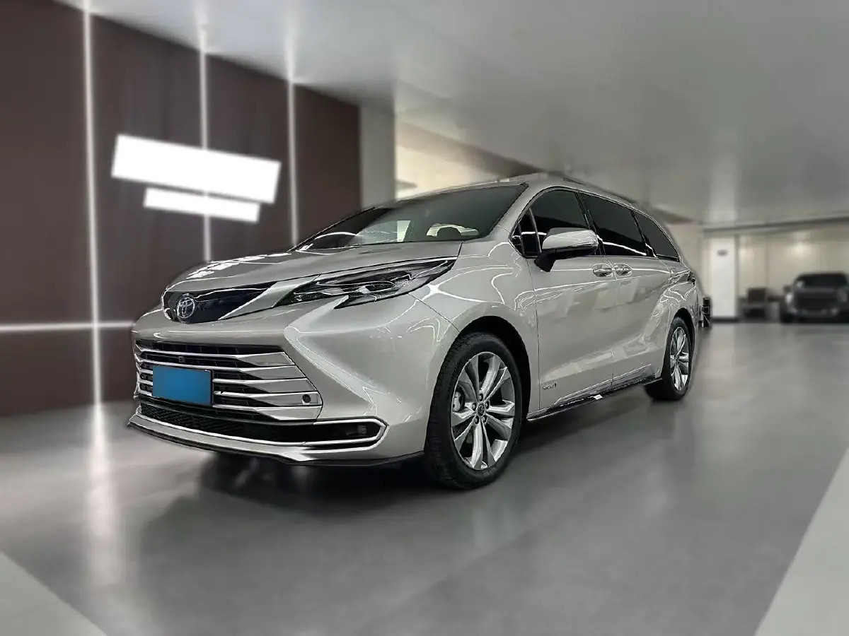 2023 Toyota Sienna 2.5L 189HP L4 E-CVT Hybrid