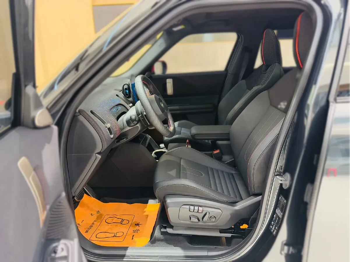 2023 MINI JCW COUNTRYMAN 2.0T 272HP L4 8AT,autocango,china used car exporter,china ev exporter,chinese used car exporter,chinese used ev exporter