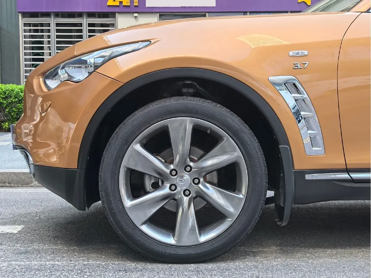 2013 Infiniti QX70 3.7L 351HP V6 7AT,autocango,china used car exporter,china ev exporter,chinese used car exporter,chinese used ev exporter