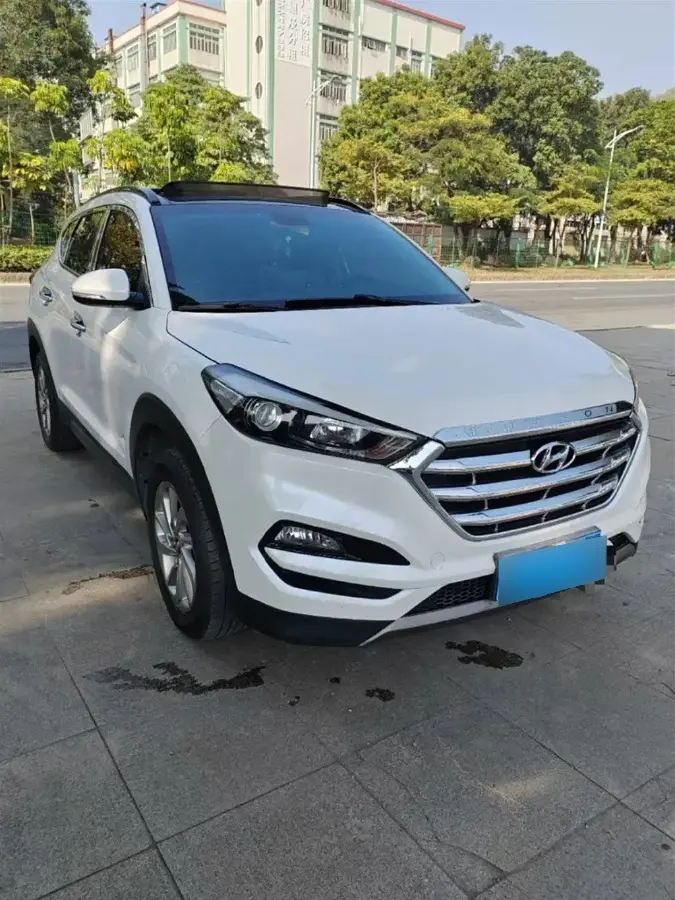 2015 Hyundai Tucson 2.0L 165HP L4 6AT