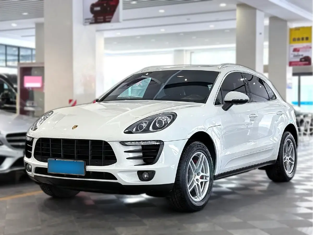 2016 Porsche Macan 2.0T 237HP L4 7DCT