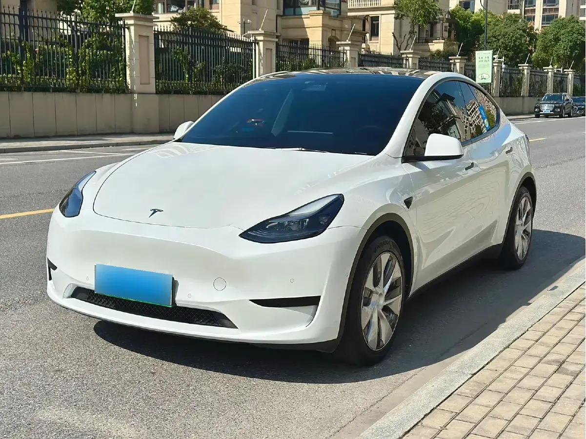 2022 Tesla Model Y BEV 60KWH