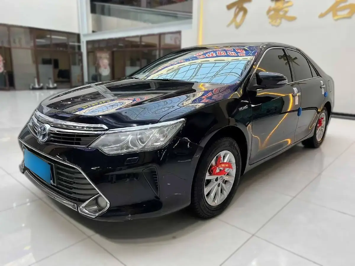 2015 Toyota Camry 2.5L 160HP L4 E-CVT Hybrid