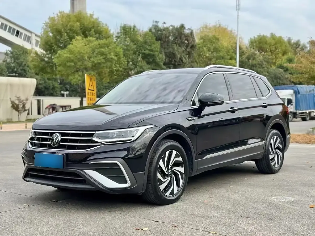 2023 Volkswagen Tiguan L 2.0T 186HP L4 7DCT