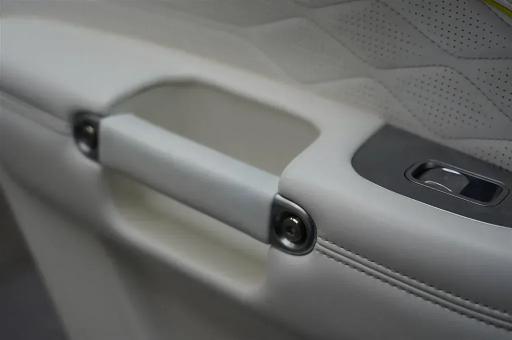 2021 Cyberspace 300 2.0T 227HP L4 8AT,autocango,china used car exporter,china ev exporter,chinese used car exporter,chinese used ev exporter