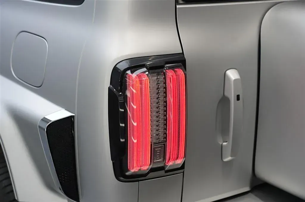 2021 Cyberspace 300 2.0T 227HP L4 8AT,autocango,china used car exporter,china ev exporter,chinese used car exporter,chinese used ev exporter