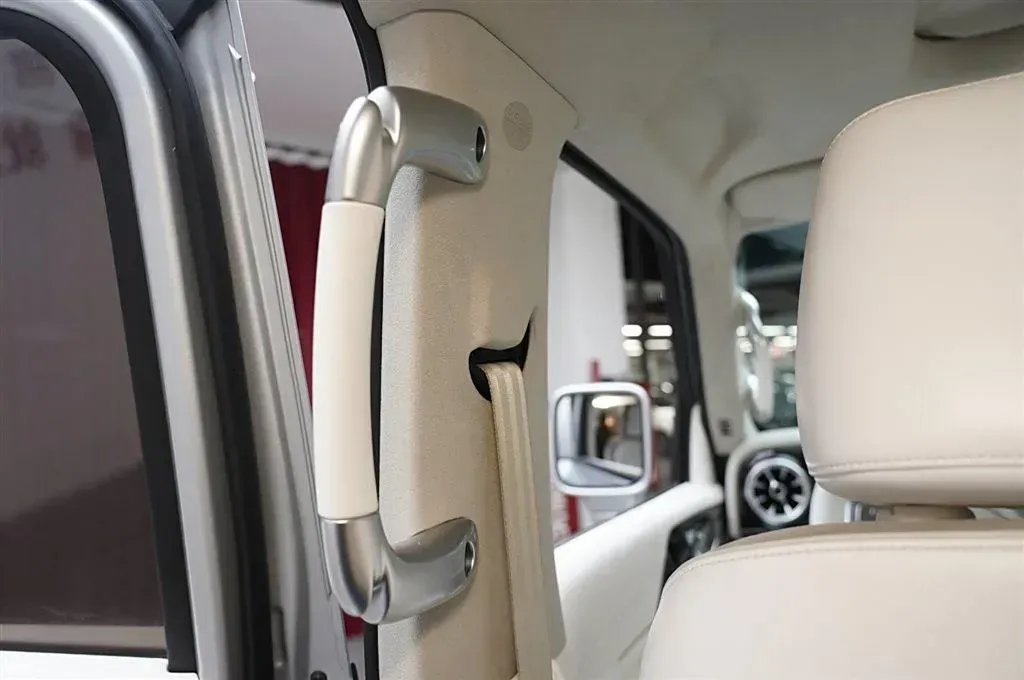 2021 Cyberspace 300 2.0T 227HP L4 8AT,autocango,china used car exporter,china ev exporter,chinese used car exporter,chinese used ev exporter