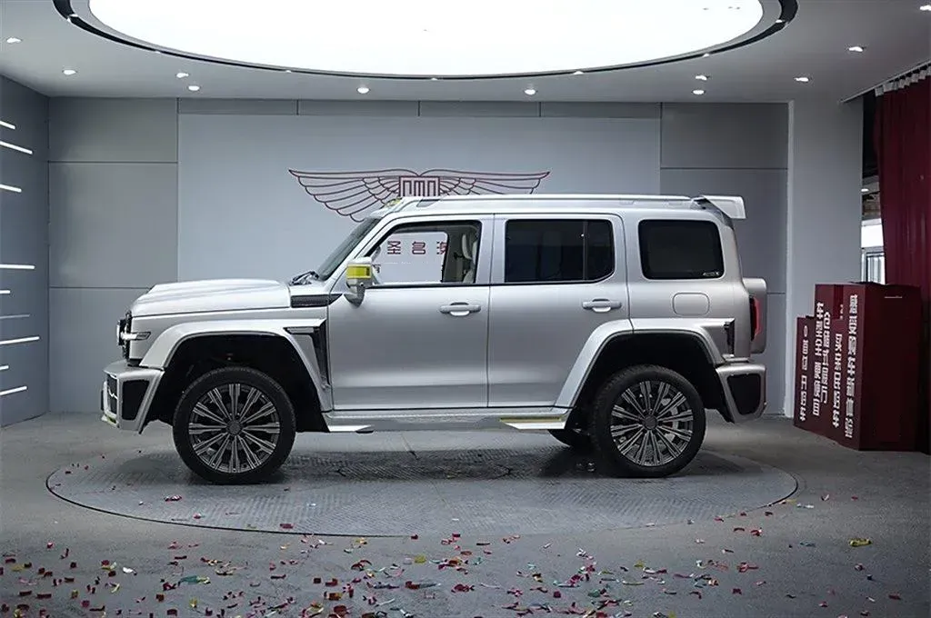 2021 Cyberspace 300 2.0T 227HP L4 8AT,autocango,china used car exporter,china ev exporter,chinese used car exporter,chinese used ev exporter