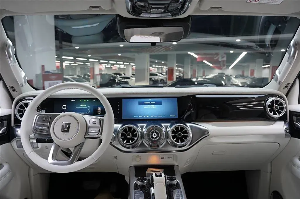 2021 Cyberspace 300 2.0T 227HP L4 8AT,autocango,china used car exporter,china ev exporter,chinese used car exporter,chinese used ev exporter