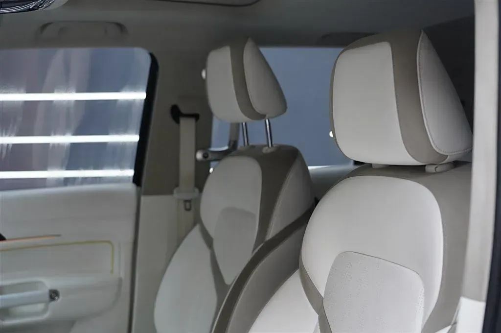 2021 Cyberspace 300 2.0T 227HP L4 8AT,autocango,china used car exporter,china ev exporter,chinese used car exporter,chinese used ev exporter