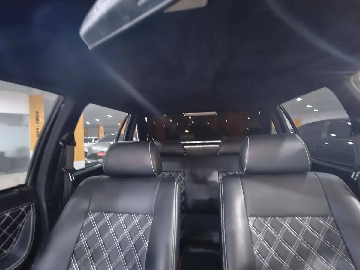 2004 Volkswagen Santana Classic 1.6L 87HP L4 5MT,autocango,china used car exporter,china ev exporter,chinese used car exporter,chinese used ev exporter