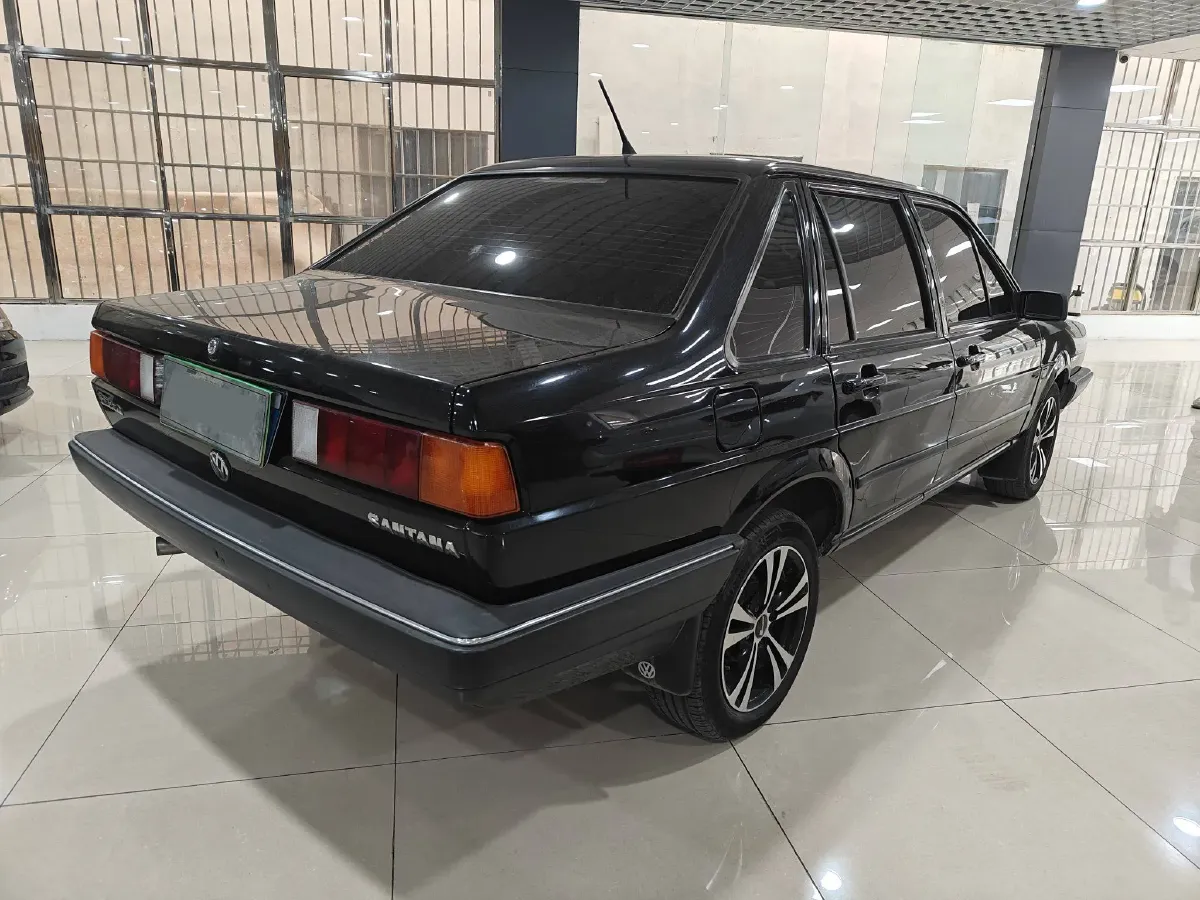 2004 Volkswagen Santana Classic 1.6L 87HP L4 5MT,autocango,china used car exporter,china ev exporter,chinese used car exporter,chinese used ev exporter
