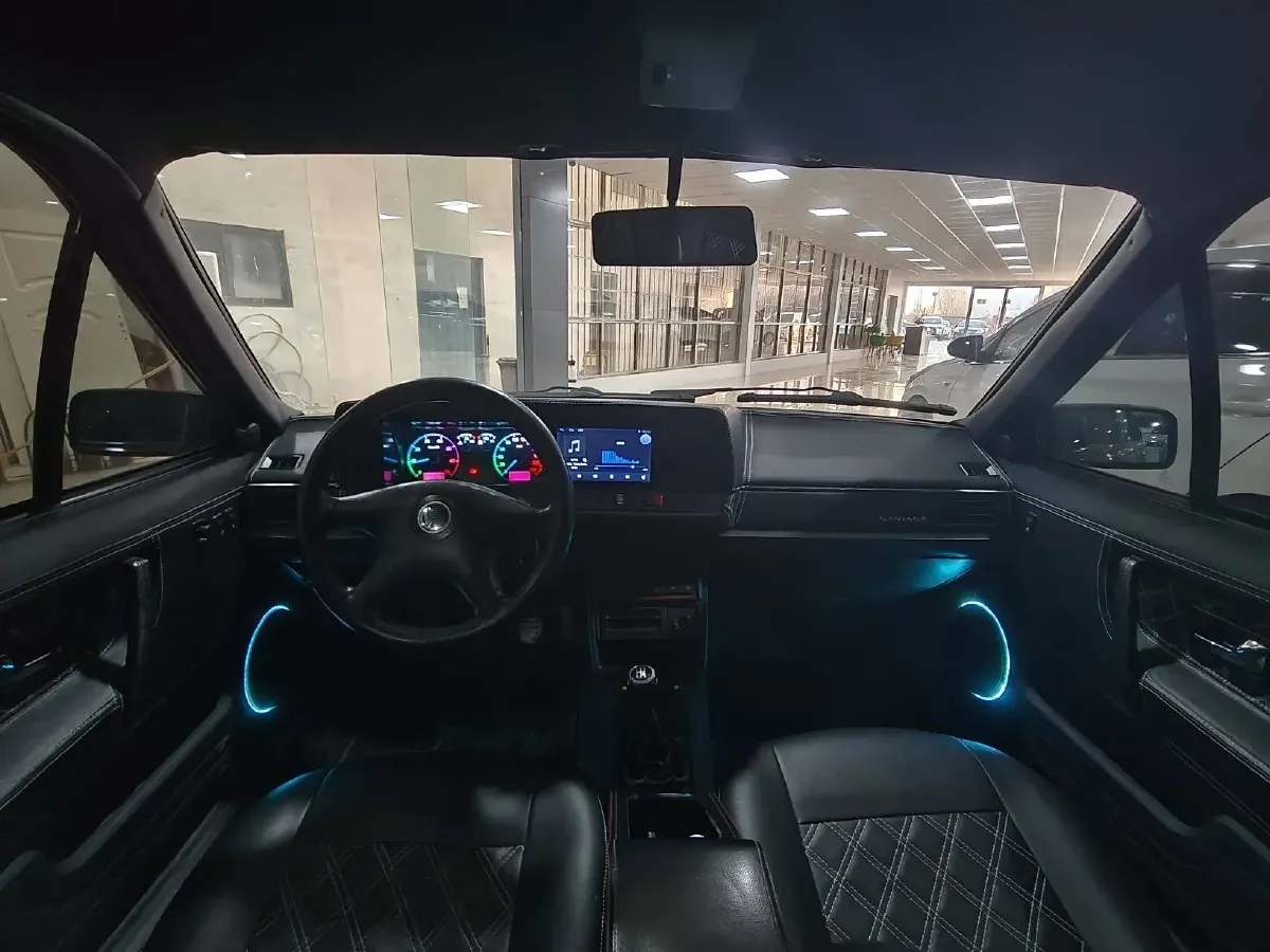 2004 Volkswagen Santana Classic 1.6L 87HP L4 5MT,autocango,china used car exporter,china ev exporter,chinese used car exporter,chinese used ev exporter