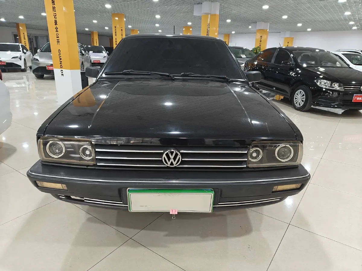 2004 Volkswagen Santana Classic 1.6L 87HP L4 5MT,autocango,china used car exporter,china ev exporter,chinese used car exporter,chinese used ev exporter