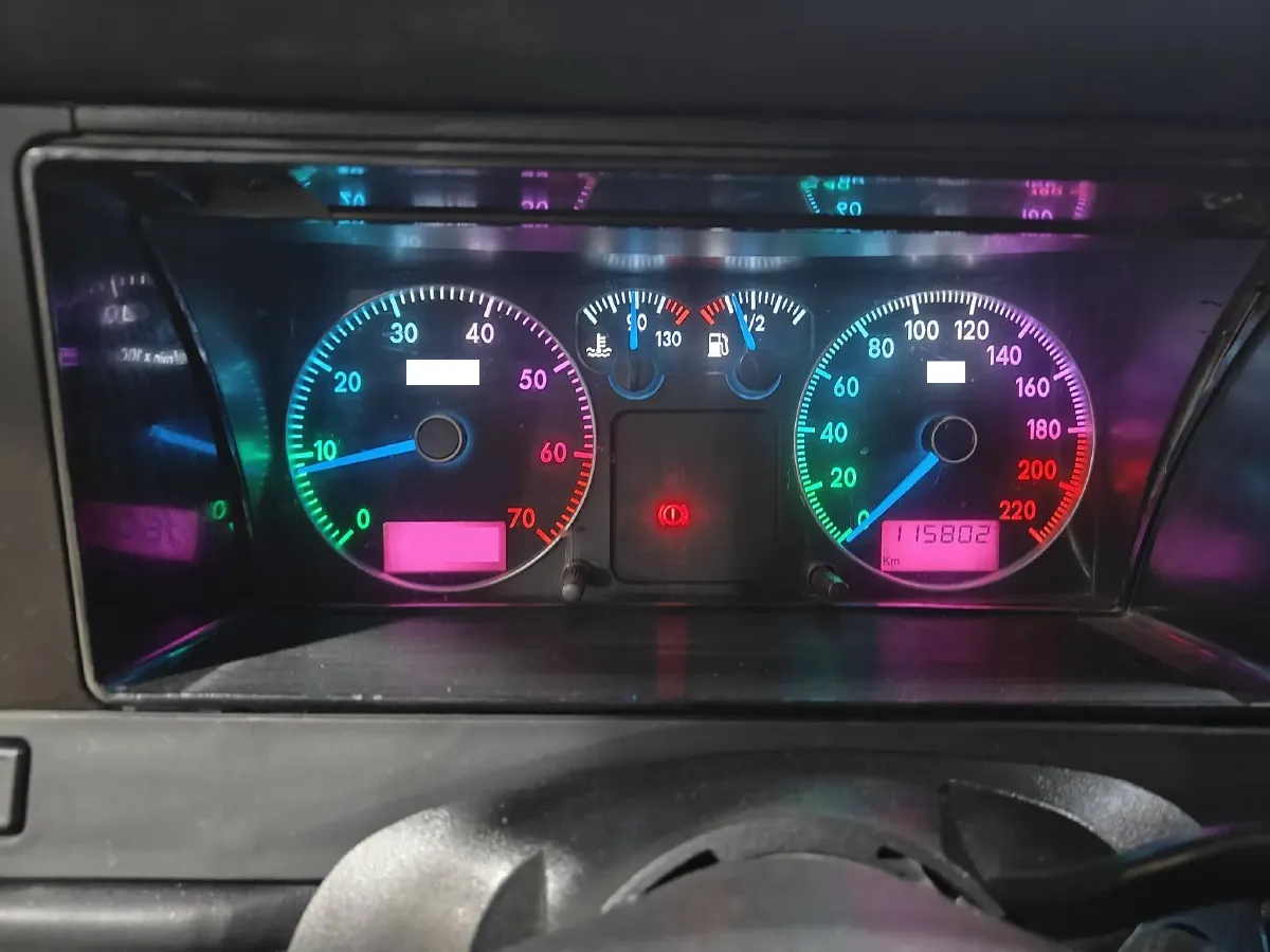 2004 Volkswagen Santana Classic 1.6L 87HP L4 5MT,autocango,china used car exporter,china ev exporter,chinese used car exporter,chinese used ev exporter