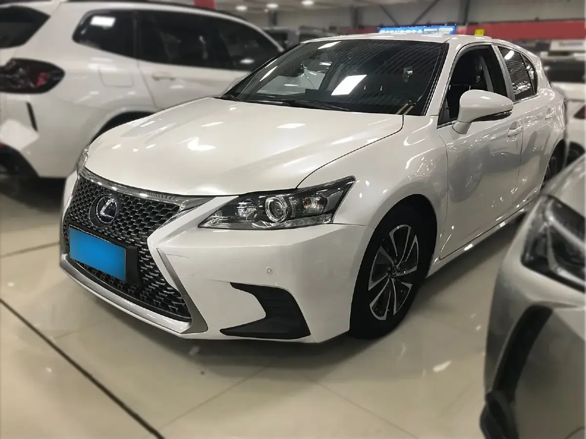 2017 Lexus CT 1.8L 99HP L4 E-CVT Hybrid