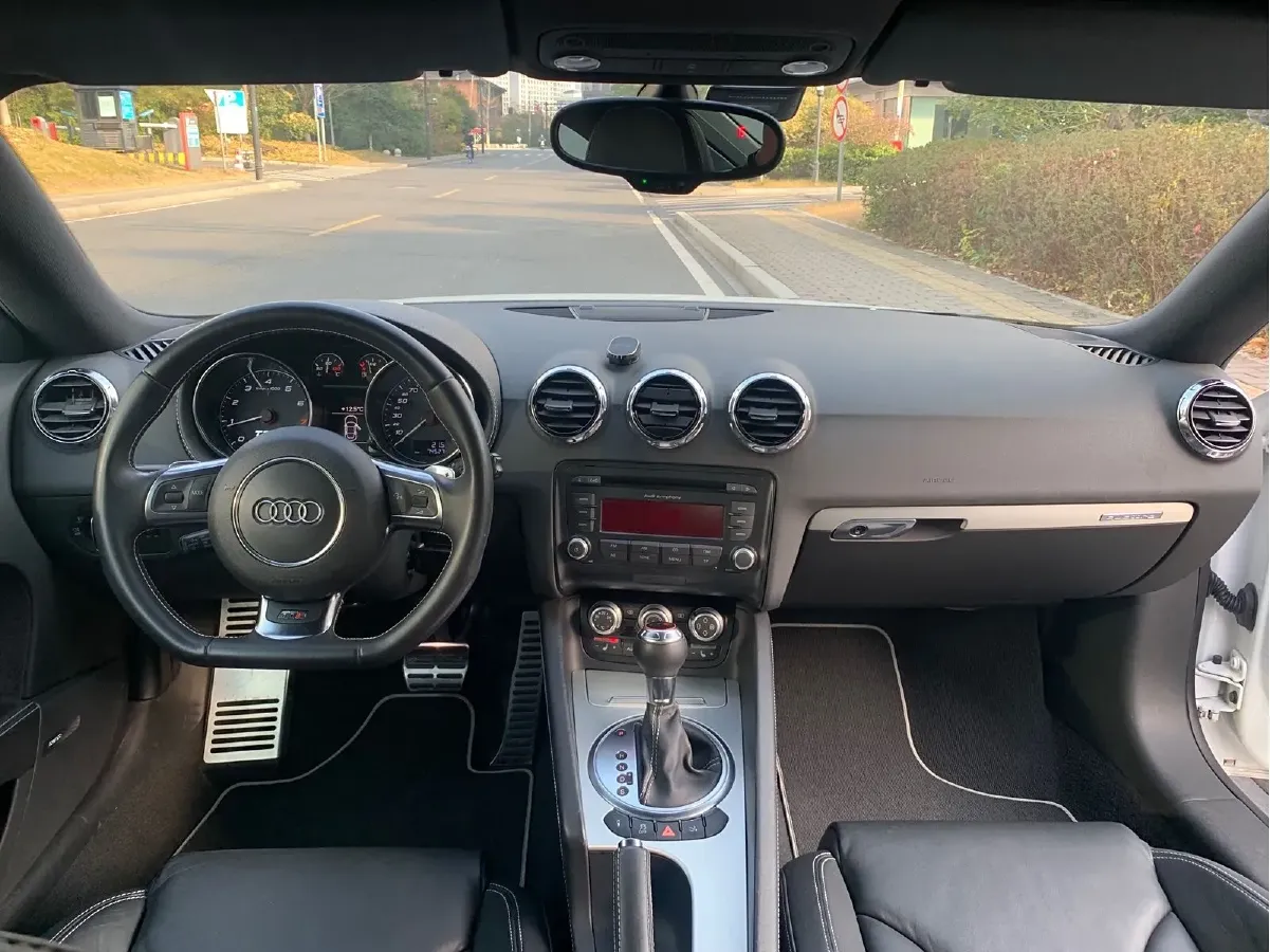 2013 Audi TTS 2.0T 272HP L4 6DCT,autocango,china used car exporter,china ev exporter,chinese used car exporter,chinese used ev exporter