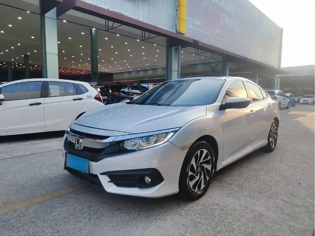 2016 Honda Civic 1.5T 177HP L4 CVT