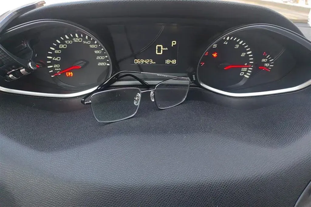 2015 Peugeot 308S 1.2T 136HP L3 6AT,autocango,china used car exporter,china ev exporter,chinese used car exporter,chinese used ev exporter