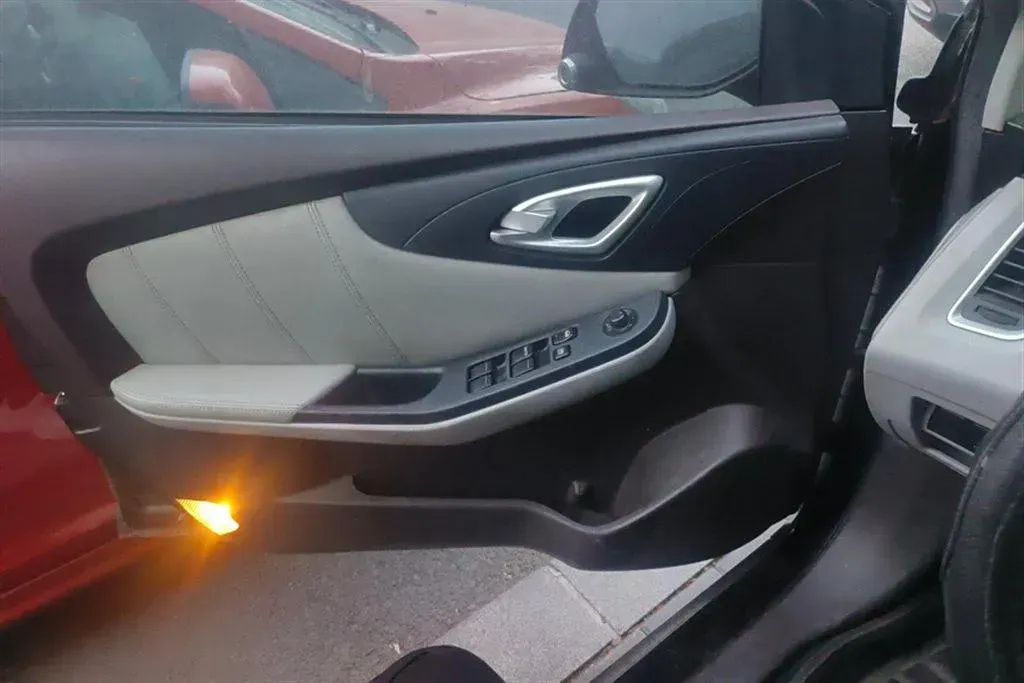 2014 Luxgen 5 1.8T 154HP L4 5AT,autocango,china used car exporter,china ev exporter,chinese used car exporter,chinese used ev exporter