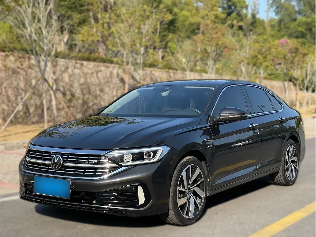 2023 Volkswagen Sagitar 1.5T 160HP L4 7DCT