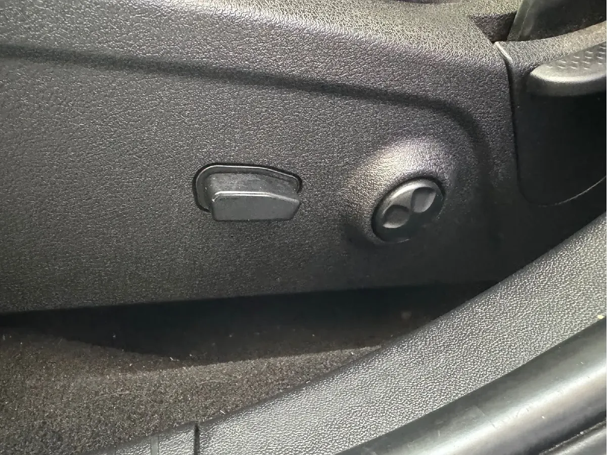 2012 Fiat Freemont 2.4L 170HP L4 6AT,autocango,china used car exporter,china ev exporter,chinese used car exporter,chinese used ev exporter