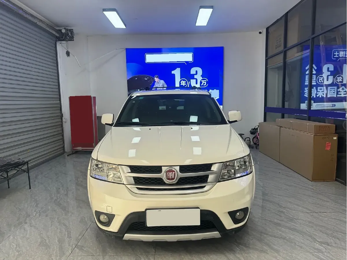 2012 Fiat Freemont 2.4L 170HP L4 6AT,autocango,china used car exporter,china ev exporter,chinese used car exporter,chinese used ev exporter