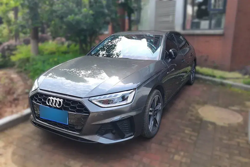 2022 Audi A4L 2.0T 190HP L4 7DCT
