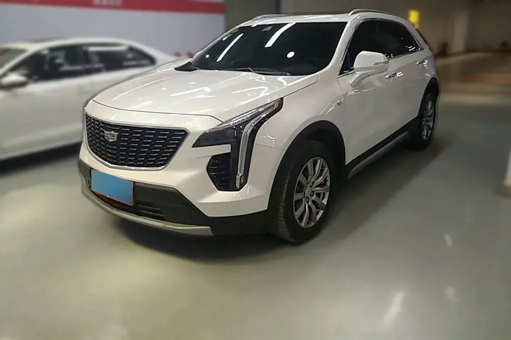 2018 Cadillac XT4 2.0T 241HP L4 9AT