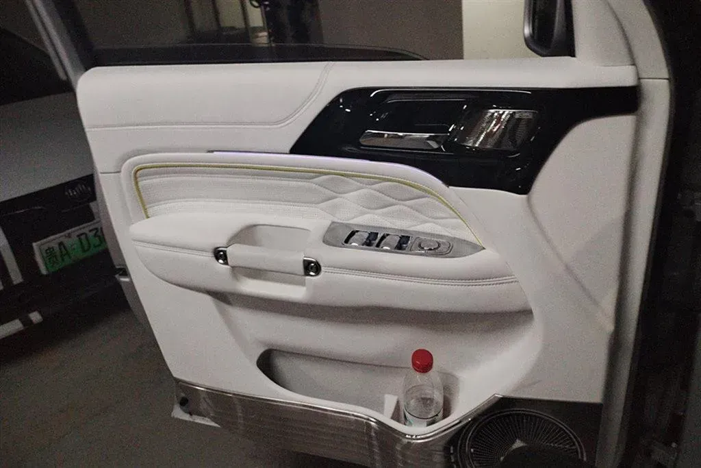 2021 Cyberspace 300 2.0T 227HP L4 8AT,autocango,china used car exporter,china ev exporter,chinese used car exporter,chinese used ev exporter