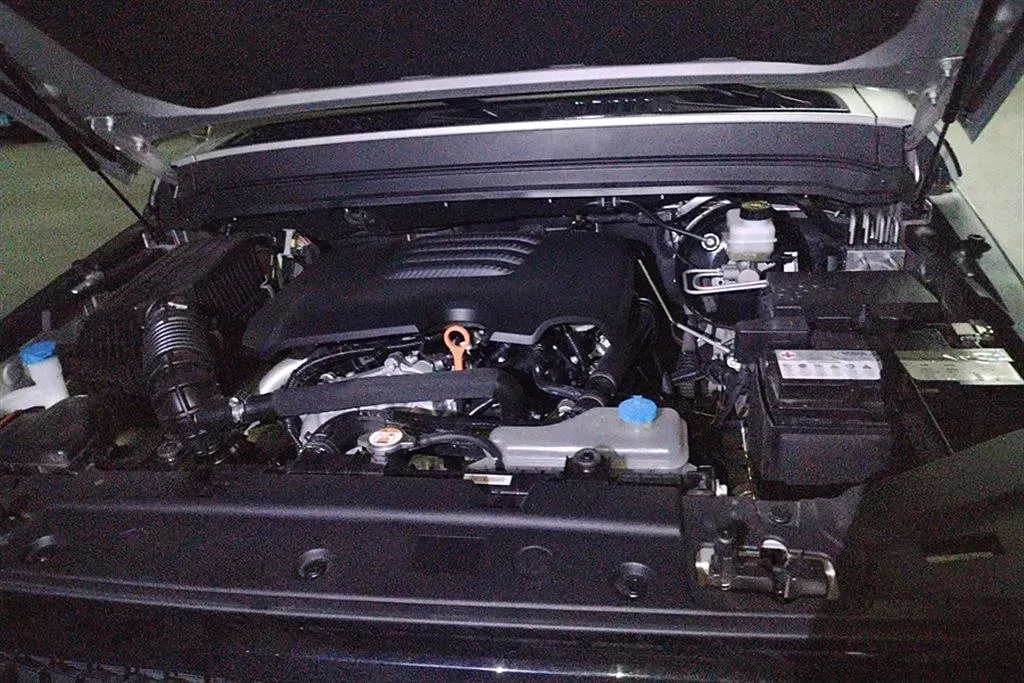 2021 Cyberspace 300 2.0T 227HP L4 8AT,autocango,china used car exporter,china ev exporter,chinese used car exporter,chinese used ev exporter