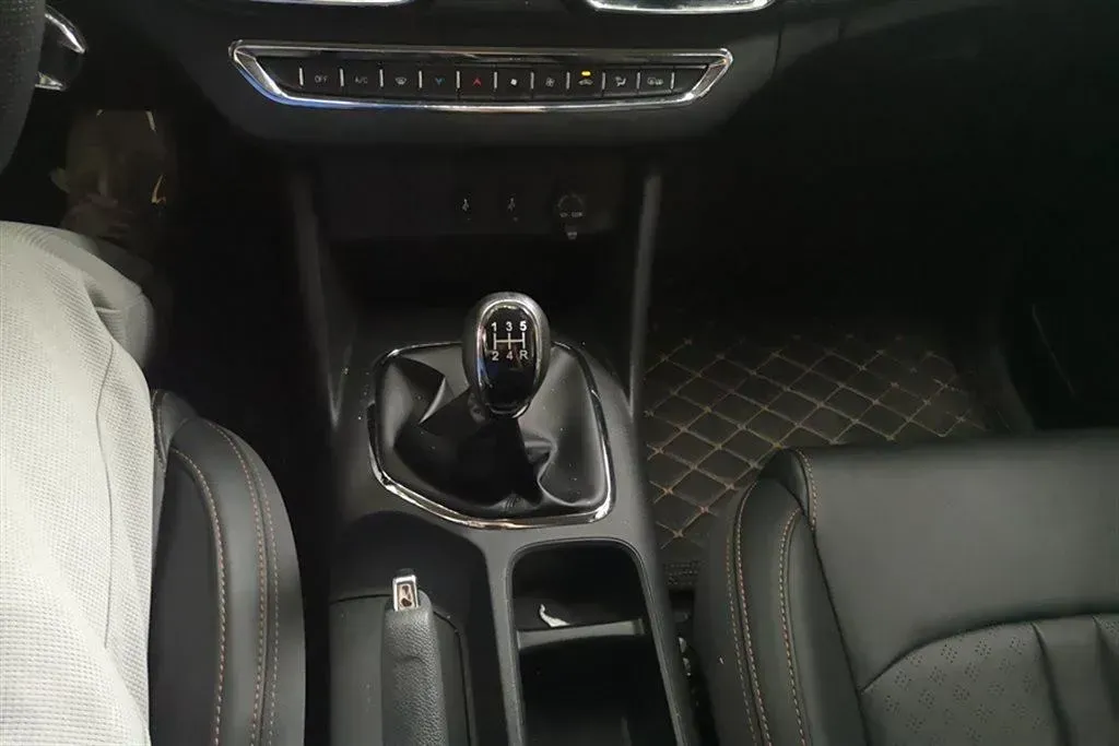 2023 BAW Calorie 2.0L 144HP L4 5MT,autocango,china used car exporter,china ev exporter,chinese used car exporter,chinese used ev exporter