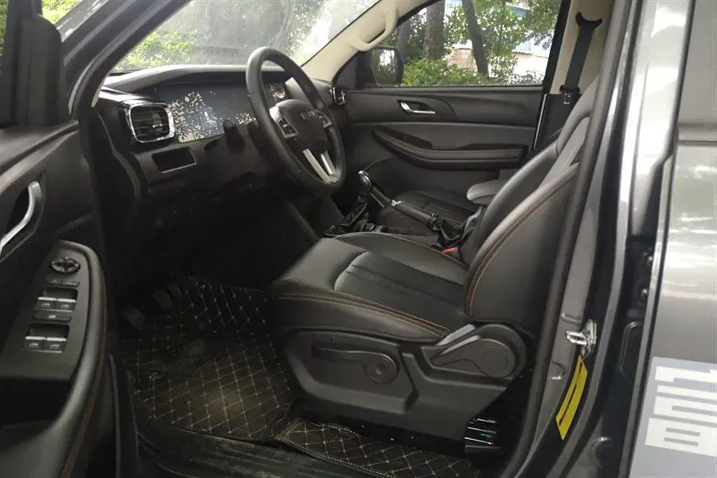 2023 BAW Calorie 2.0L 144HP L4 5MT,autocango,china used car exporter,china ev exporter,chinese used car exporter,chinese used ev exporter