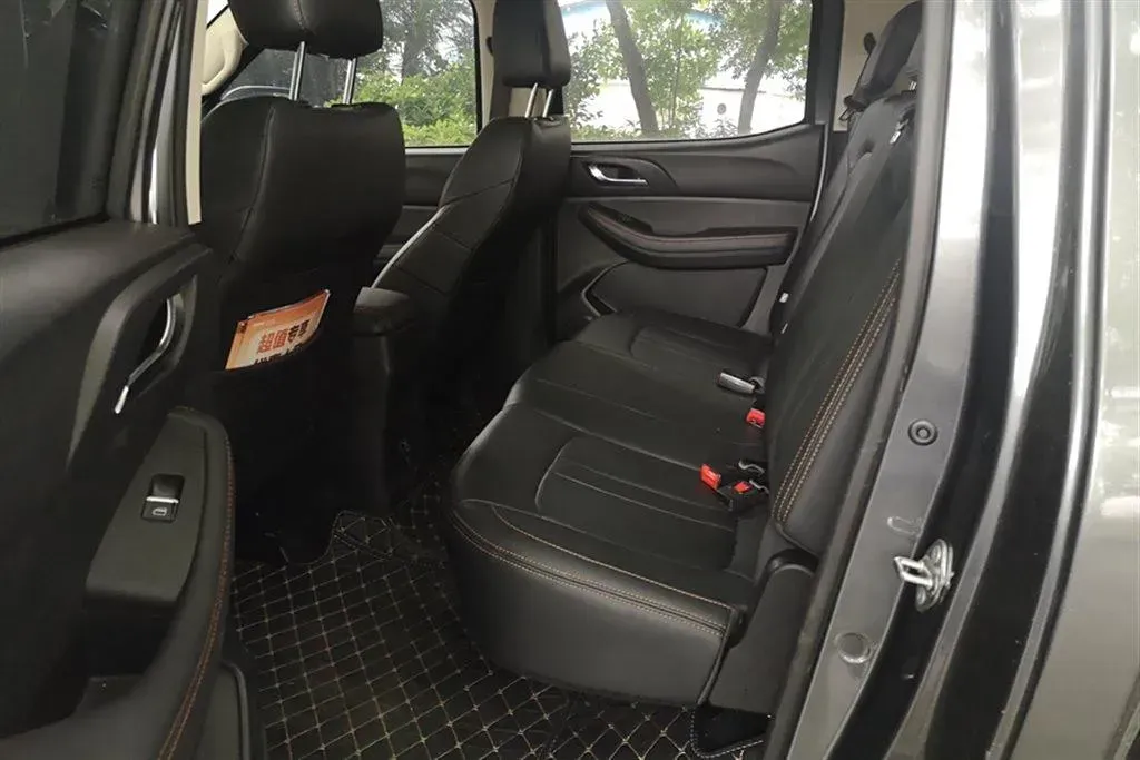 2023 BAW Calorie 2.0L 144HP L4 5MT,autocango,china used car exporter,china ev exporter,chinese used car exporter,chinese used ev exporter