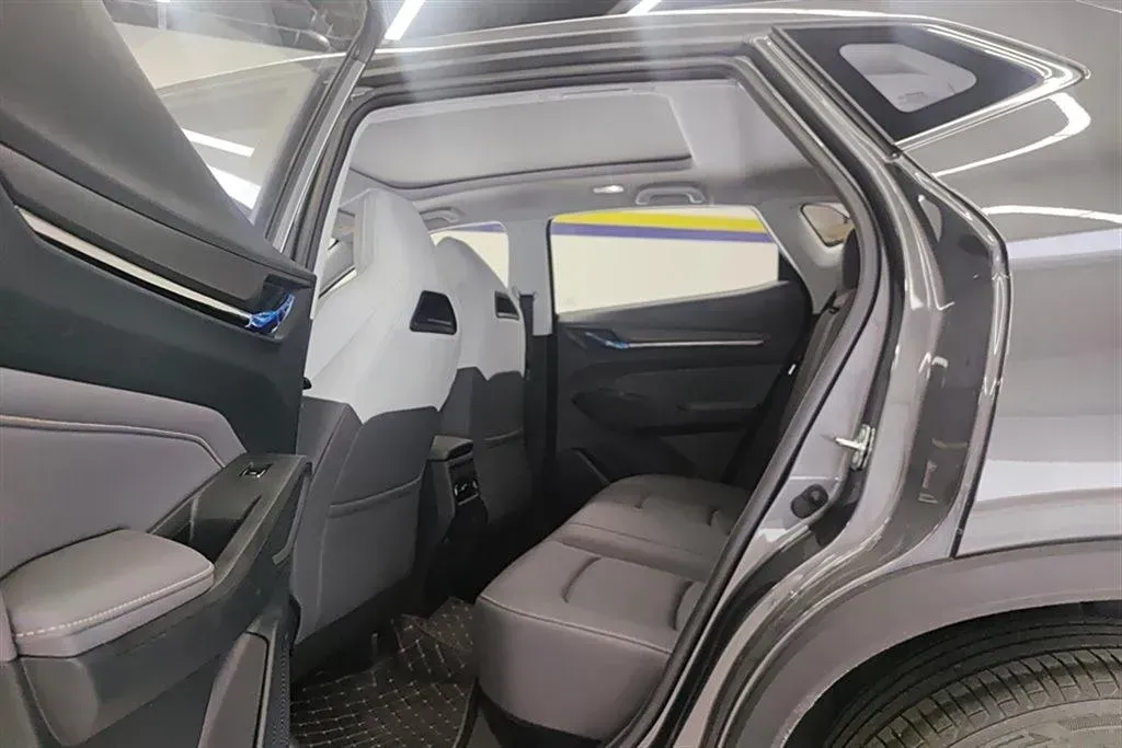 2023 ChangAn Oshan X5 Plus 1.5T 188HP L4 7DCT,autocango,china used car exporter,china ev exporter,chinese used car exporter,chinese used ev exporter