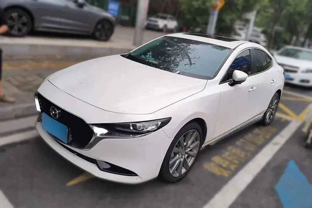 2021 Mazda 3 Axela 2.0L 158HP L4 6AT