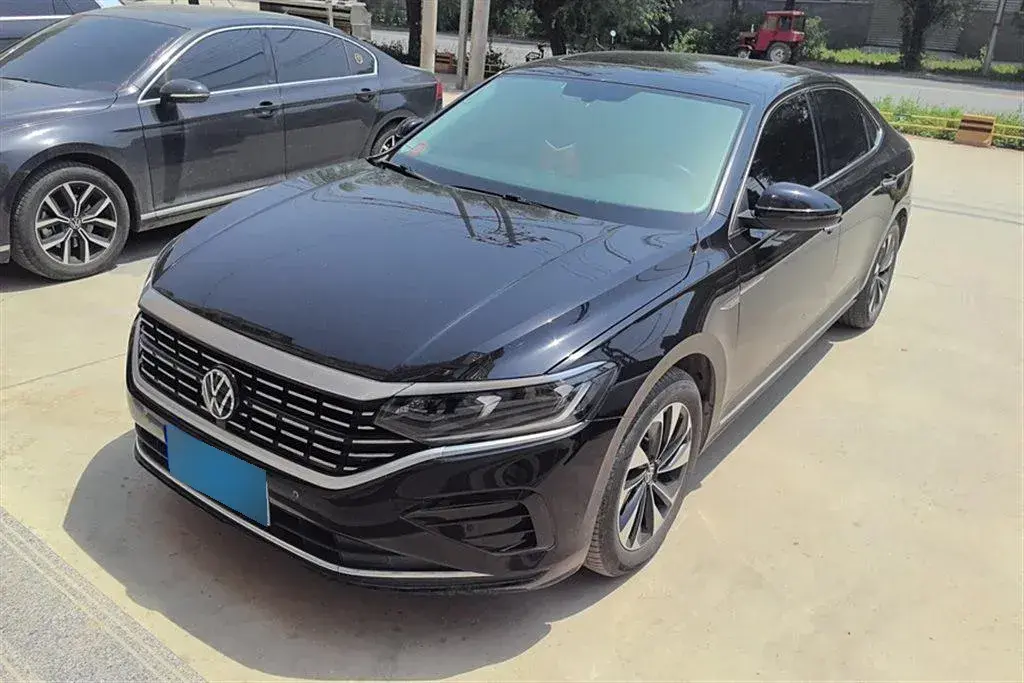 2022 Volkswagen Passat 2.0T 186HP L4 7DCT