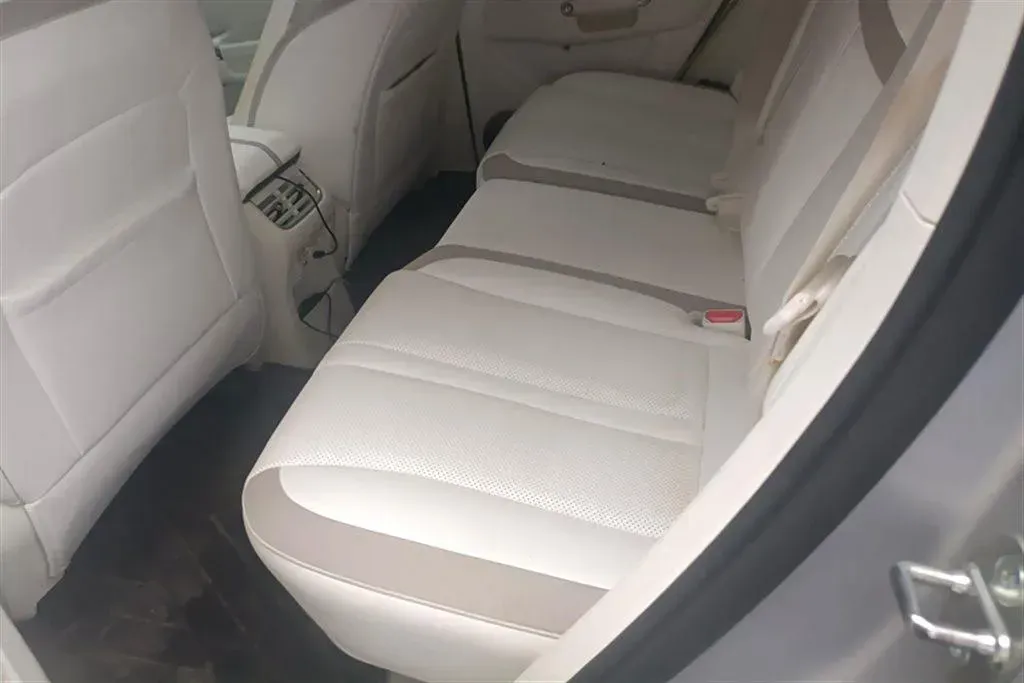 2021 Cyberspace 300 2.0T 227HP L4 8AT,autocango,china used car exporter,china ev exporter,chinese used car exporter,chinese used ev exporter