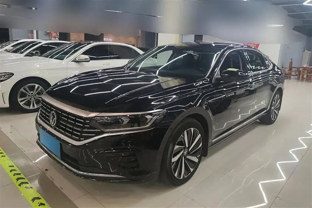 2022 Volkswagen Passat 2.0T 186HP L4 7DCT