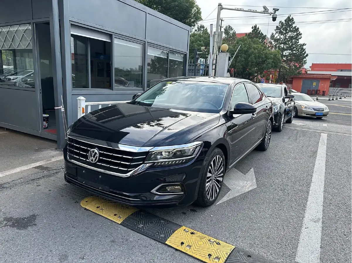 2019 Volkswagen Passat 2.0T 186HP L4 7DCT