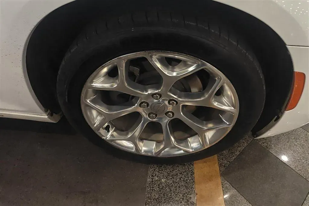 2016 Chrysler 300C 3.0L 234HP V6 8AT,autocango,china used car exporter,china ev exporter,chinese used car exporter,chinese used ev exporter