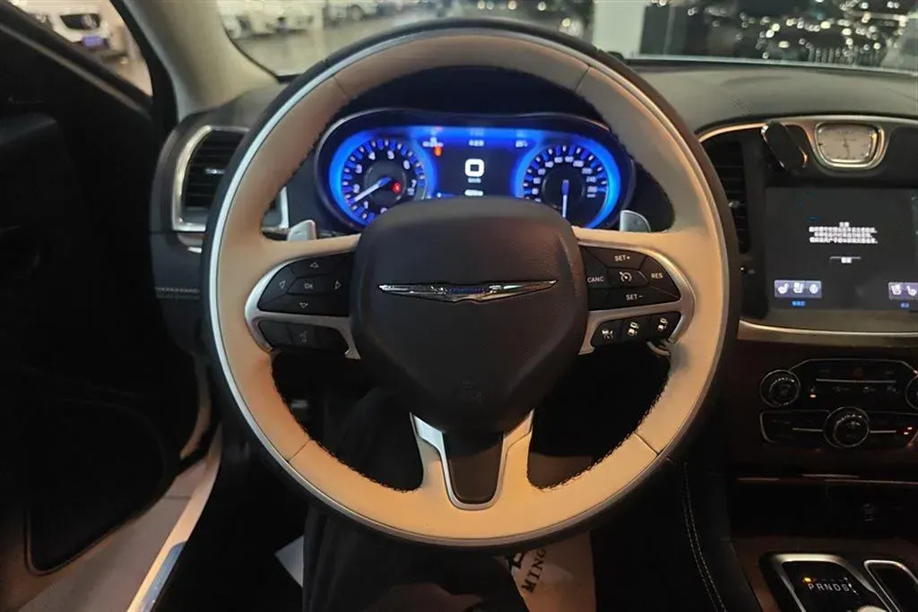 2016 Chrysler 300C 3.0L 234HP V6 8AT,autocango,china used car exporter,china ev exporter,chinese used car exporter,chinese used ev exporter