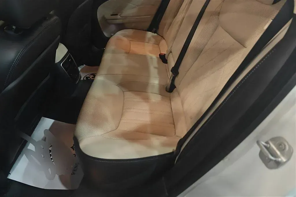 2016 Chrysler 300C 3.0L 234HP V6 8AT,autocango,china used car exporter,china ev exporter,chinese used car exporter,chinese used ev exporter