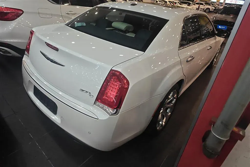 2016 Chrysler 300C 3.0L 234HP V6 8AT,autocango,china used car exporter,china ev exporter,chinese used car exporter,chinese used ev exporter