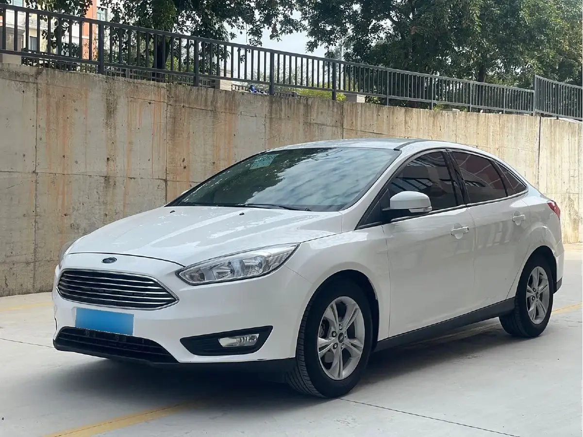 2017 Ford Focus 1.6L 125HP L4 6DCT