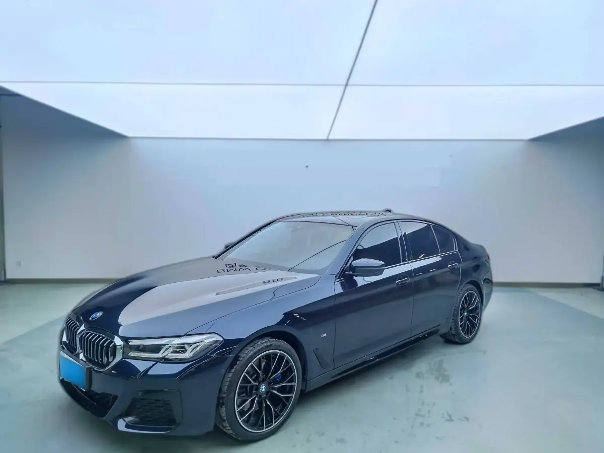 2022 BMW 5 Series 2.0T 252HP L4 8AT