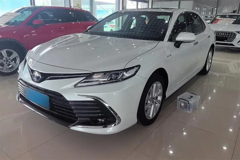 2023 Toyota Camry 2.5L 178HP L4 E-CVT Hybrid